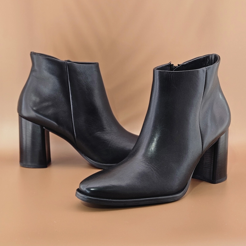 Paul Green Booties Size 8 Black Winn Leather Minimalist Modern Contemporary